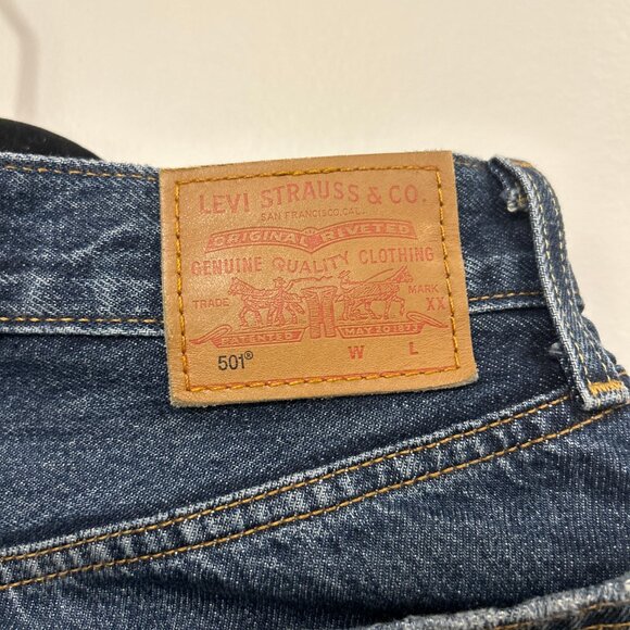 Levi’s 501 Original Fit Button Fly Jeans Blue Denim Straight Leg – Gently Used - Picture 3 of 9